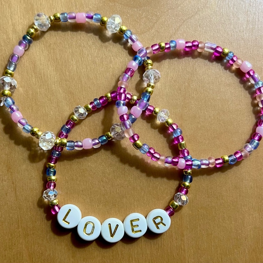 Lover beaded Taylor Swift Bracelet set - Picture 3 of 4